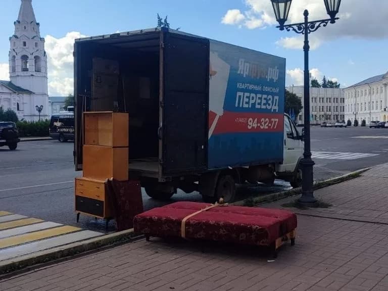 Вывоз шкафа и дивана из квартиры в Ярославле