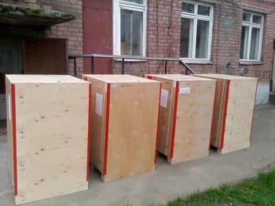 Мебель в автомобиле службы доставки